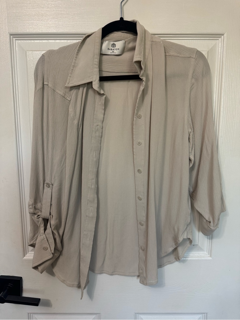 Aritzia Babaton ECOVERO Button-Up Blouse XS Light Beige
